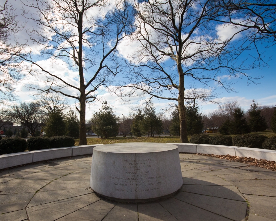 Cripta Civilizaţiei a captivat imaginaţia americanilor şi a inspirat realizarea altor capsule ale timpului. Una dintre cele mai cunoscute este „capsula Westinghouse”, creată în 1939, cu prilejul Expoziţiei Universale de la New York, şi care ar urma să fie deschisă după 5000 de ani de la data sigilării.