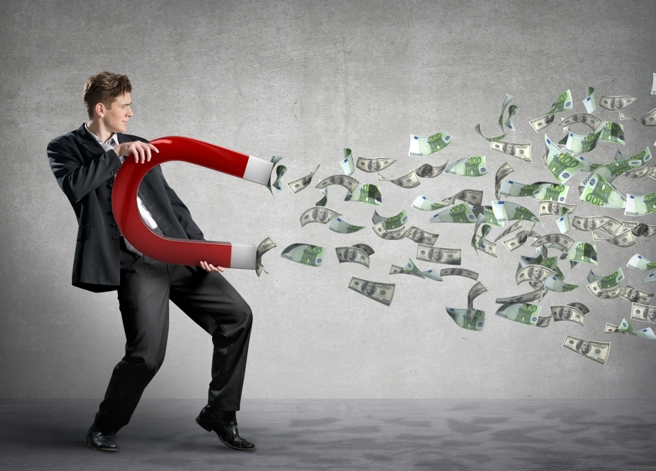 Deoarece rentabilitiatea capitalului este mai mare, bogăţia celor deja bogaţi creşte mai rapid decât economia unei ţări. Aşadar, deoarece r > g, bogaţii vor deveni şi mai bogaţi, iar inegalitatea va creşte.