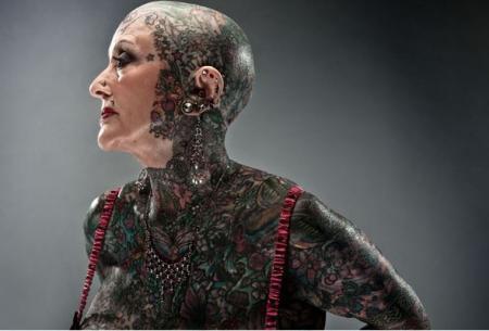 Isobel Varley are tatuaje şi piercinguri pe 93% din corp