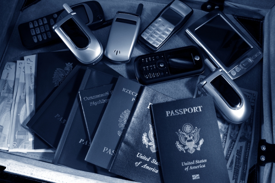 O  parte din obiectele deţinute de orice agent secret.