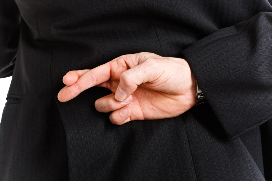 Încricişarea celro două degete se crede că alungă ghinionul şi îndeplineşte dorinţele.