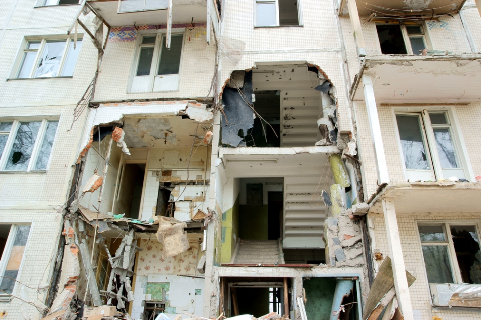 Urmele unui atentat cu bombă.