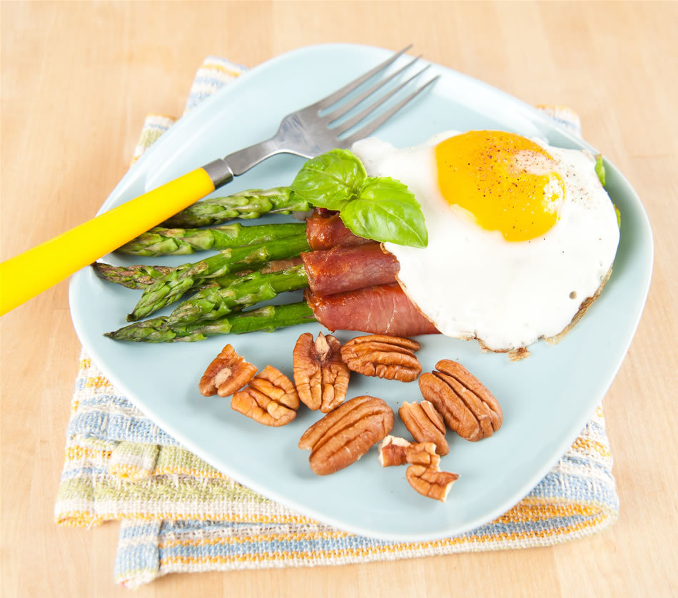 Înapoi în Paleolitic! Este stilul de viaţă primitiv o soluţie a problemele noastre?