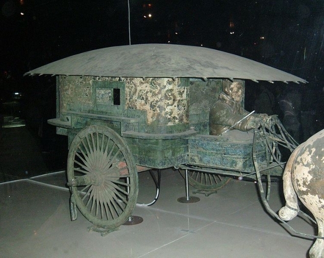 Trăsură imperială descoperită în complexul funerar / © BrokenSphere / Wikimedia Commons