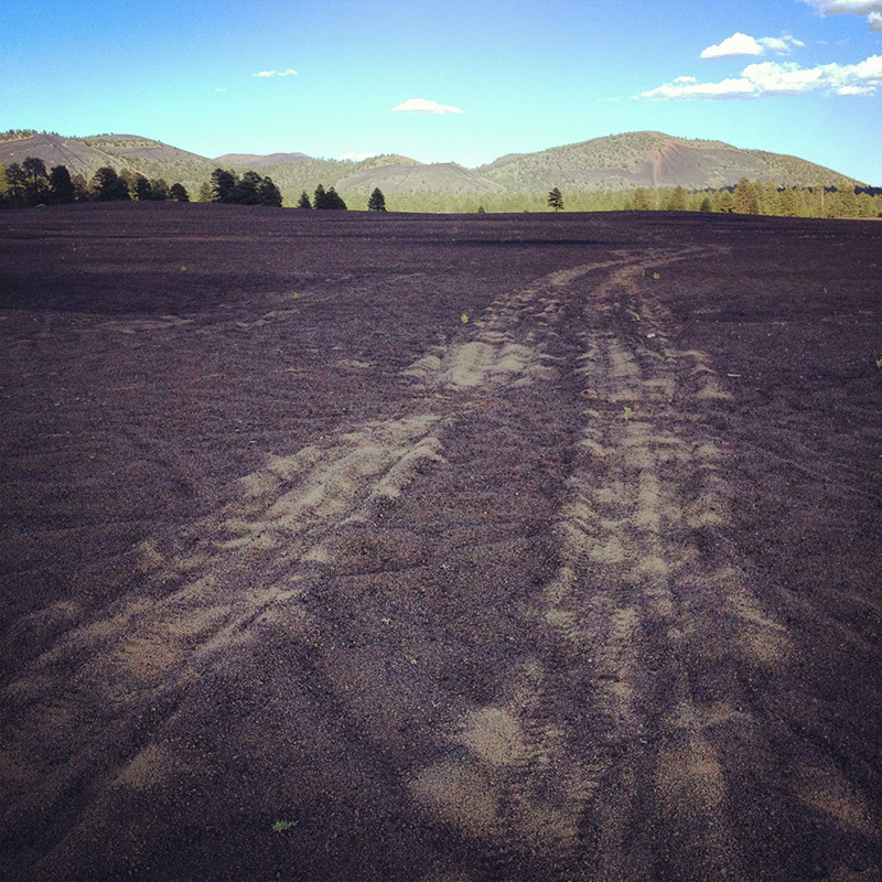 Fotografiile recente realizate de Geoff Manaugh şi Nicola Twilley surprind ce a mai rămas din craterele create de NASA