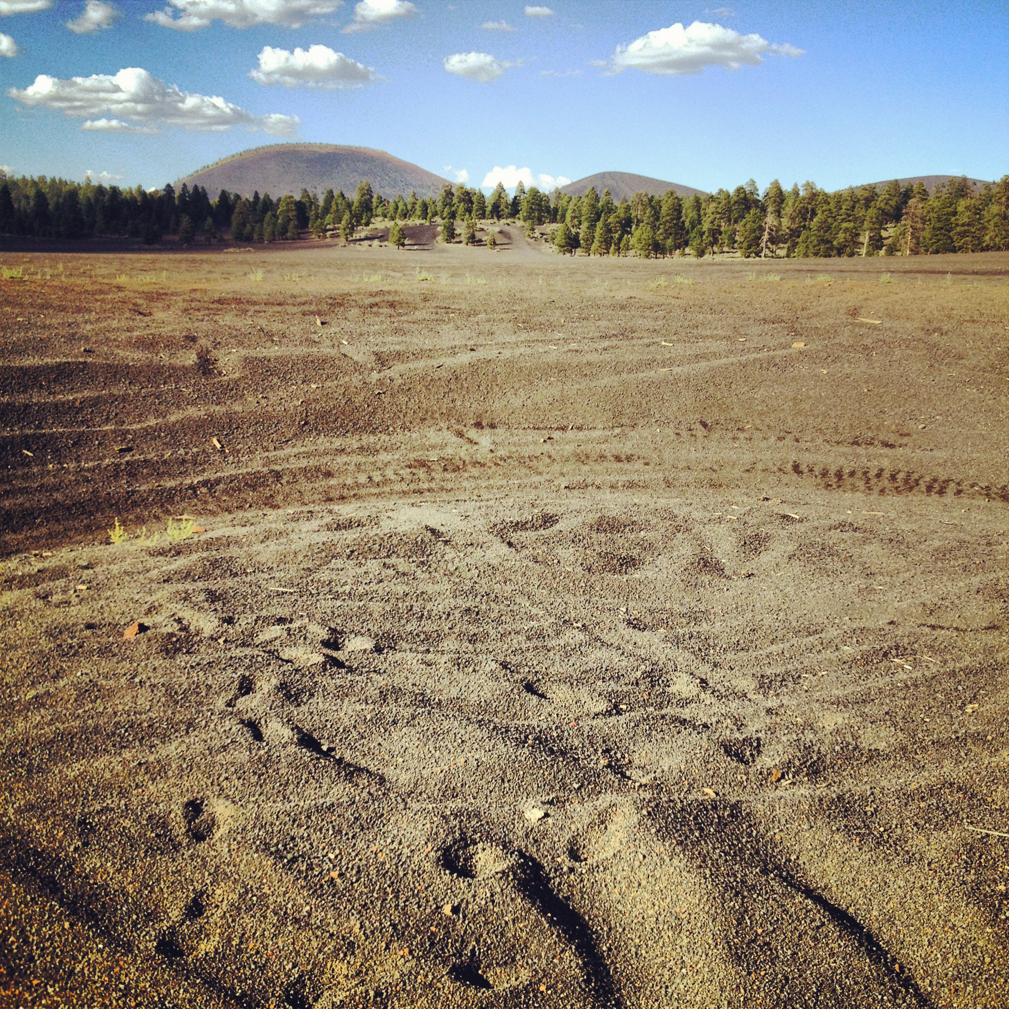 Fotografiile recente realizate de Geoff Manaugh şi Nicola Twilley surprind ce a mai rămas din craterele create de NASA