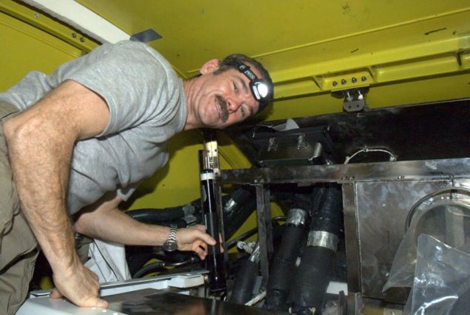 Astronautul canadian Chris Hadfield va deveni comandant al echipajului de pe SSi în luna martie a acestui an.