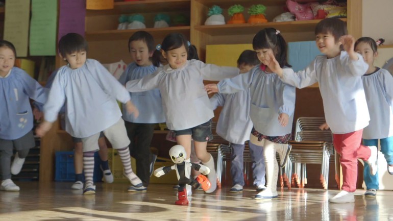 Imagien surprinsă din spotul de prezentare al lui Kibo, robotul spaţial