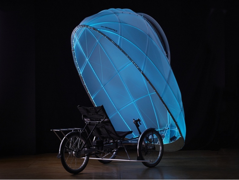 „Licuriciul”: vehiculul care face ca ciclismul să fie uşor de practicat şi pe timp de iarnă