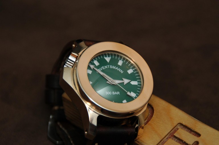 Ceasul care rezistă la unul dintre cei mai puternici explozibili, noua invenţie a germanilor