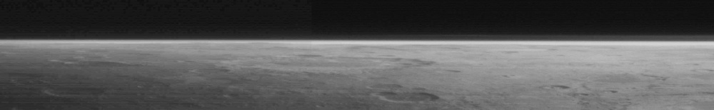 Un peisaj în care sunt surprinse cratere