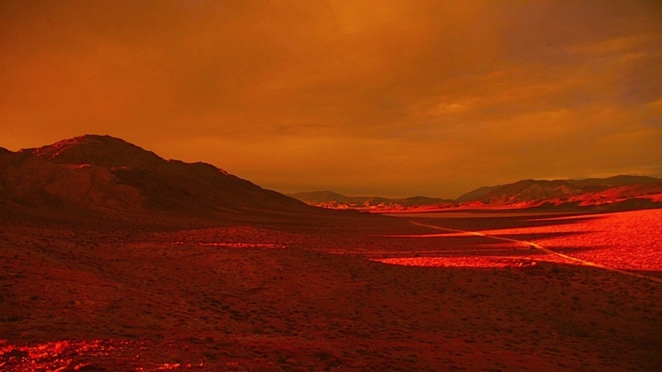 Aurora roz de deşert: un eveniment rar surprins într-un timelapse uluitor