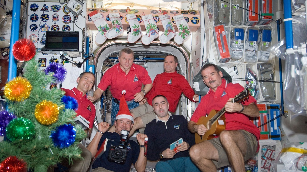 Şapte lucruri ciudate care se găsesc pe Staţia Spaţială Internaţională