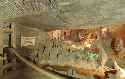 Statui ale piticilor