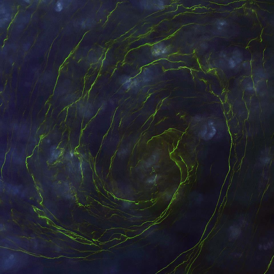 Un uriaş „val verde” surprins în apropierea oraşului Sur, Oman, pe 13 februarie 2013