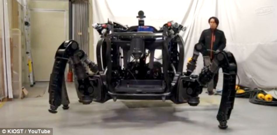 Spre deosebire de crabii adevăraţi, care au opt picioare, Crabster are numai şase. 