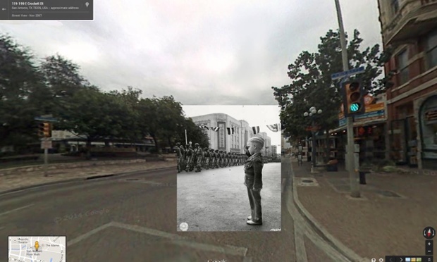 Un băiat salută trupele americane, la parada din San Antonio, Texas, pe 1 iulie 1942
