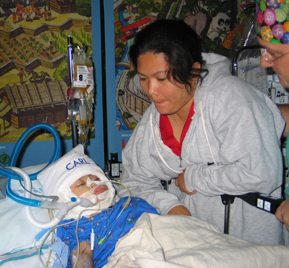 Medicii din Filipine îi ceruseră mamei să decidă care copil va trăi