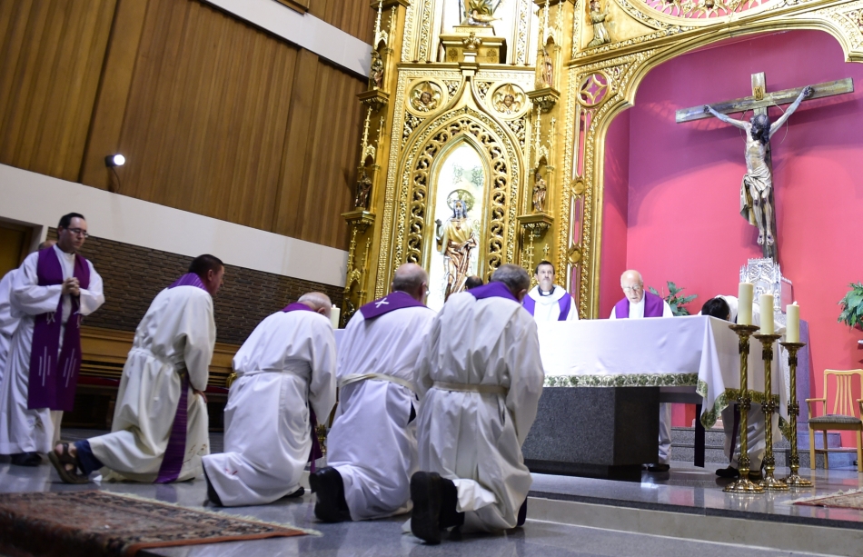 Preotul spaniol infectat cu Ebola în Liberia şi repatriat recent a decedat, a anunţat marţi presa spaniolă, citată de site-ul TheLocal.es.