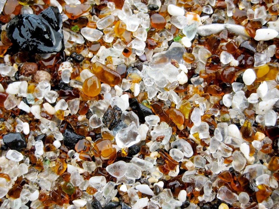 Plaja de sticlă de la Hanapepe, Hawaii. 