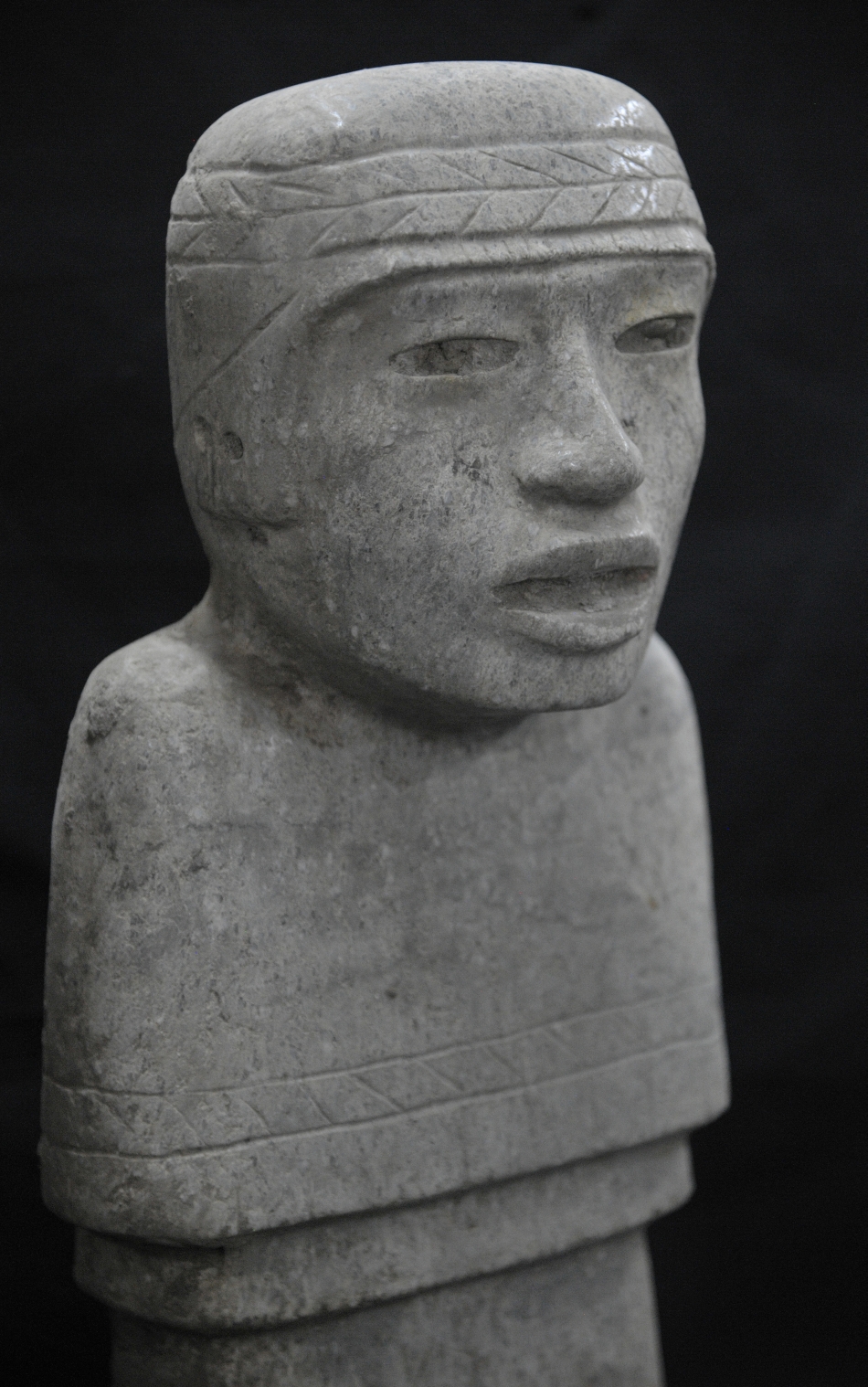 Statuie de piatră descoperită în tunel