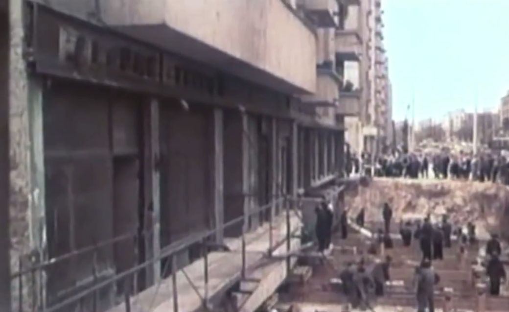 Primul bloc din România mutat cu tot cu locuitori în el