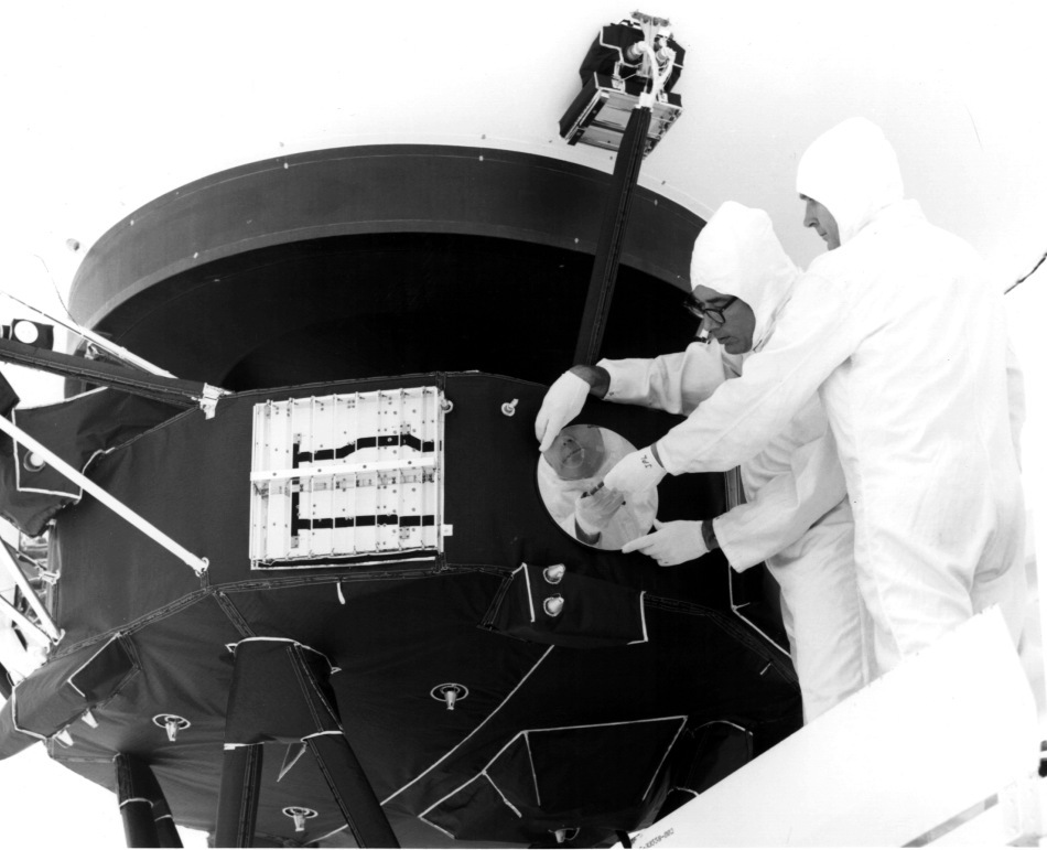 Voyager: 35 de ani de zbor printre planete