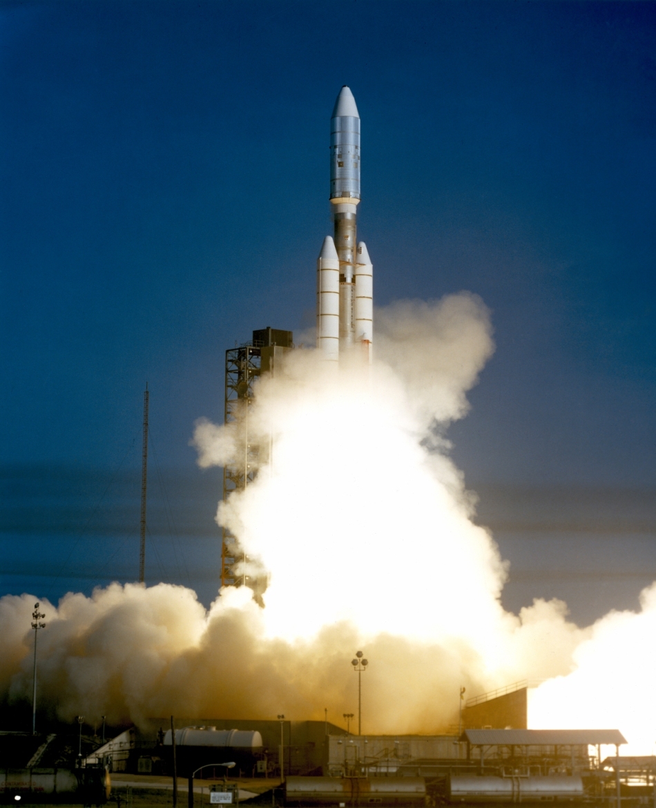 Voyager: 35 de ani de zbor printre planete