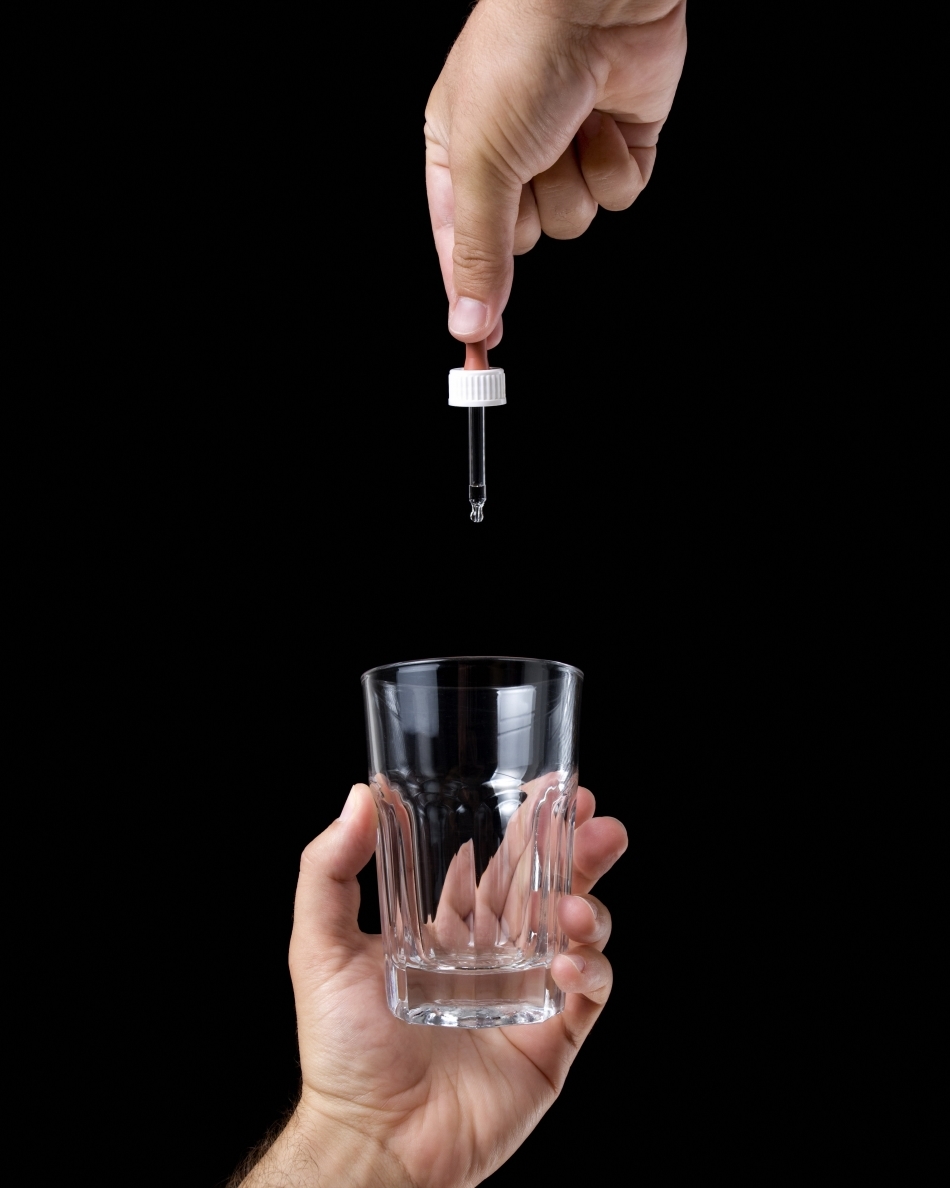 Picătura de apa cu pipeta