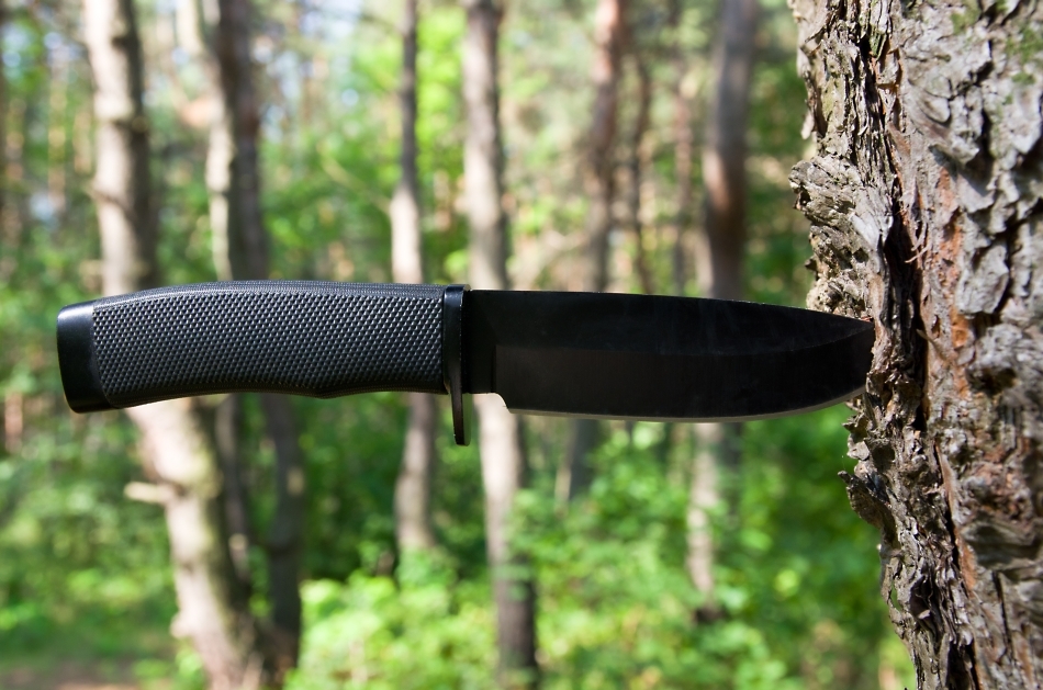 Cuţitul este cea mai importantă unealtă de supravieţuire indiferent de anotimp