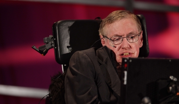 Stephen Hawking a vorbit la rândul său despre „nemurirea digitală”