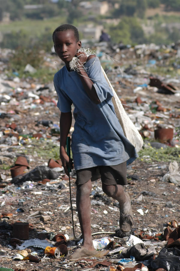 Privind spre anul 2100: ce se va întâmpla cu omenirea în acest secol?
