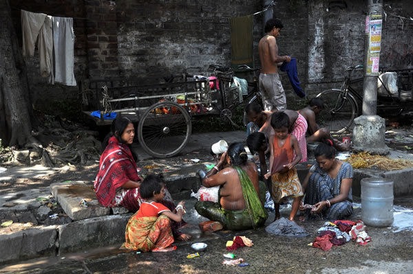 Privind spre anul 2100: ce se va întâmpla cu omenirea în acest secol?