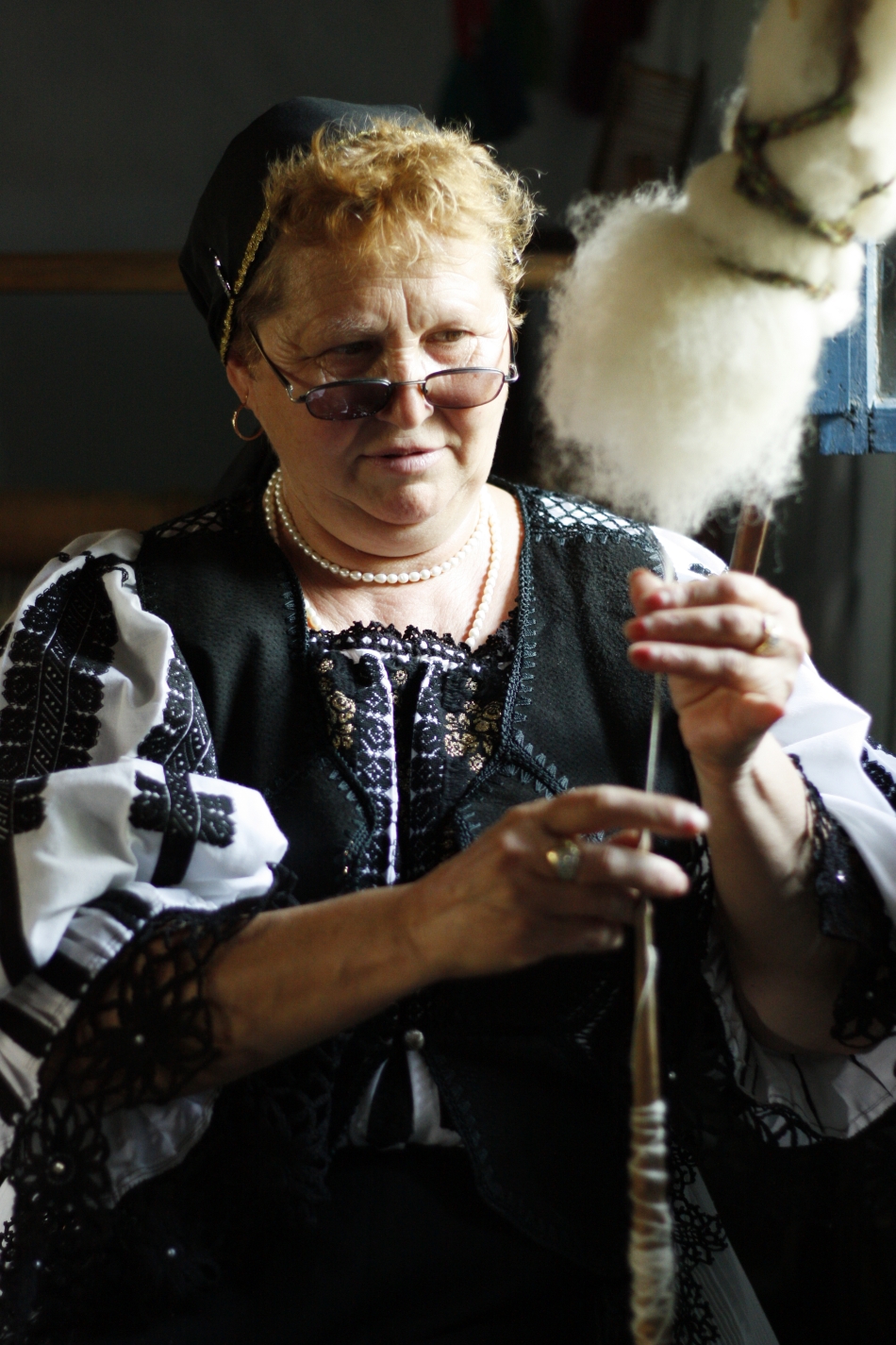 Doamna Ileana nu a uitat meşteşugul fusului