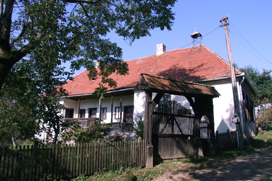 O casă din Inlăceni