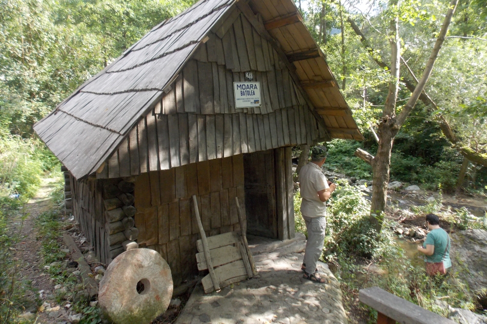 O moara de apa de la Rudaria, în patrimoniul UNESCO, poate fi vazuta pe Valea Almajului din Caras-Severin, duminica, 17 august 2014.