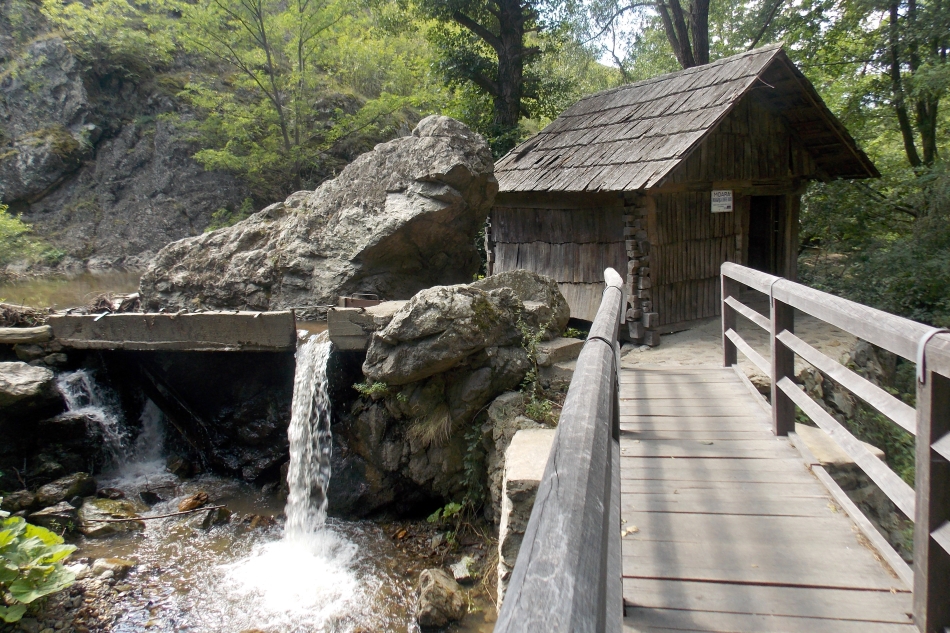 O moara de apa de la Rudaria, în patrimoniul UNESCO, poate fi vazuta pe Valea Almajului din Caras-Severin, duminica, 17 august 2014.
