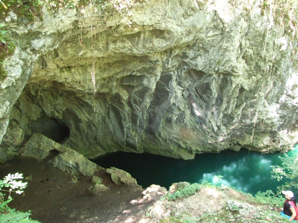  Rezervaţia Cheile Nerei-Beuşniţa şi frumuseţea ei sălbatică