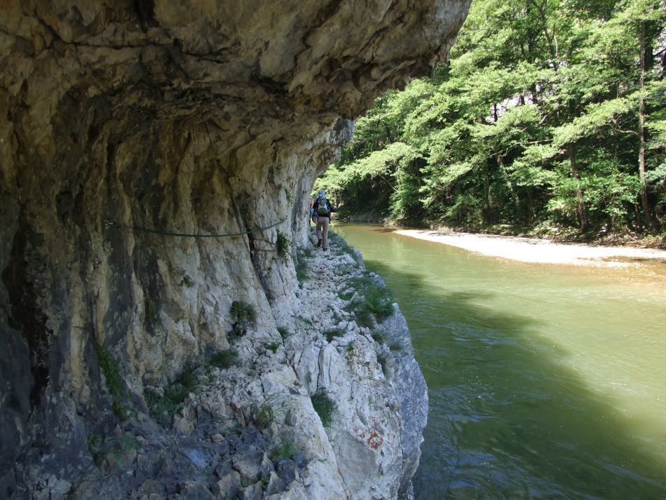  Rezervaţia Cheile Nerei-Beuşniţa şi frumuseţea ei sălbatică