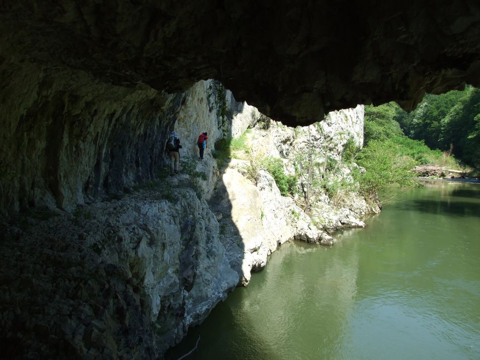  Rezervaţia Cheile Nerei-Beuşniţa şi frumuseţea ei sălbatică