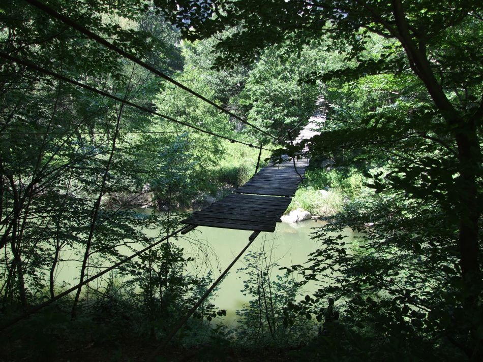  Rezervaţia Cheile Nerei-Beuşniţa şi frumuseţea ei sălbatică