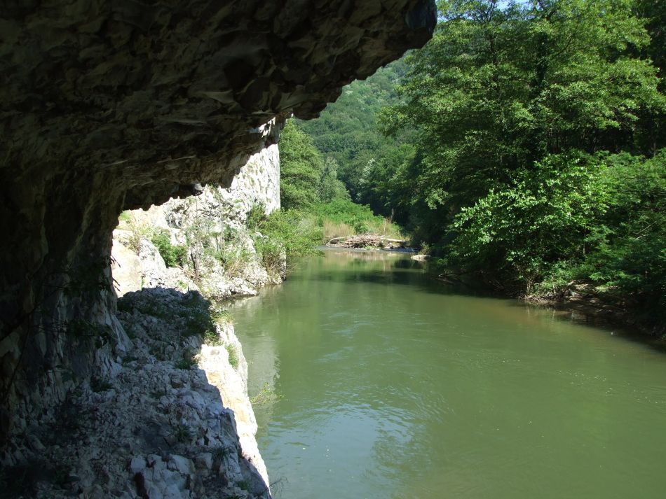  Rezervaţia Cheile Nerei-Beuşniţa şi frumuseţea ei sălbatică