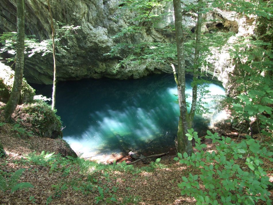  Rezervaţia Cheile Nerei-Beuşniţa şi frumuseţea ei sălbatică