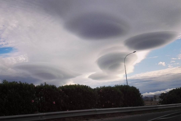 Nori deosebiţi deasupra Cape Town, Africa de Sud