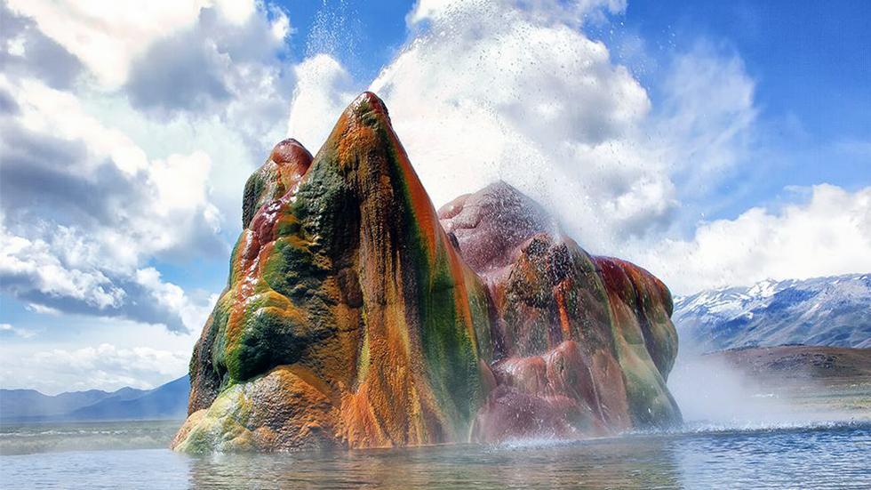 ''Fly Geyser'' minune artificială a naturii