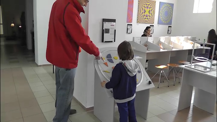 Primul centru de experimente şiinţifice din România. Ce poţi învăţa şi testa în 