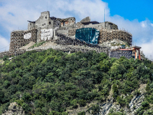 Cetatea Deva/ Sursa foto: cetateadeva.ro