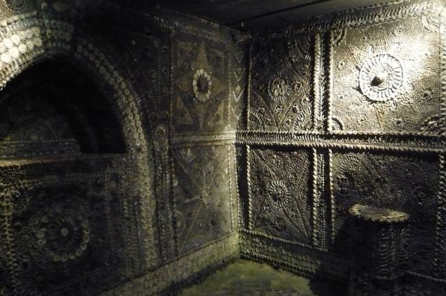 Templul scoicilor din subteranul unui oraş englez 