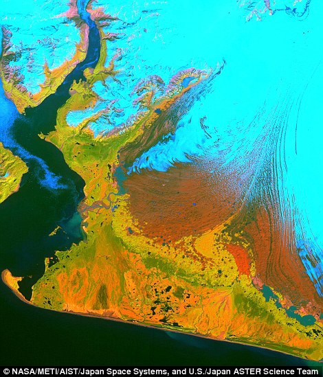  NASA lansează fotografii uimitoare ale Pământului care dezvăluie peisajul său în schimbare - GALERIE FOTO