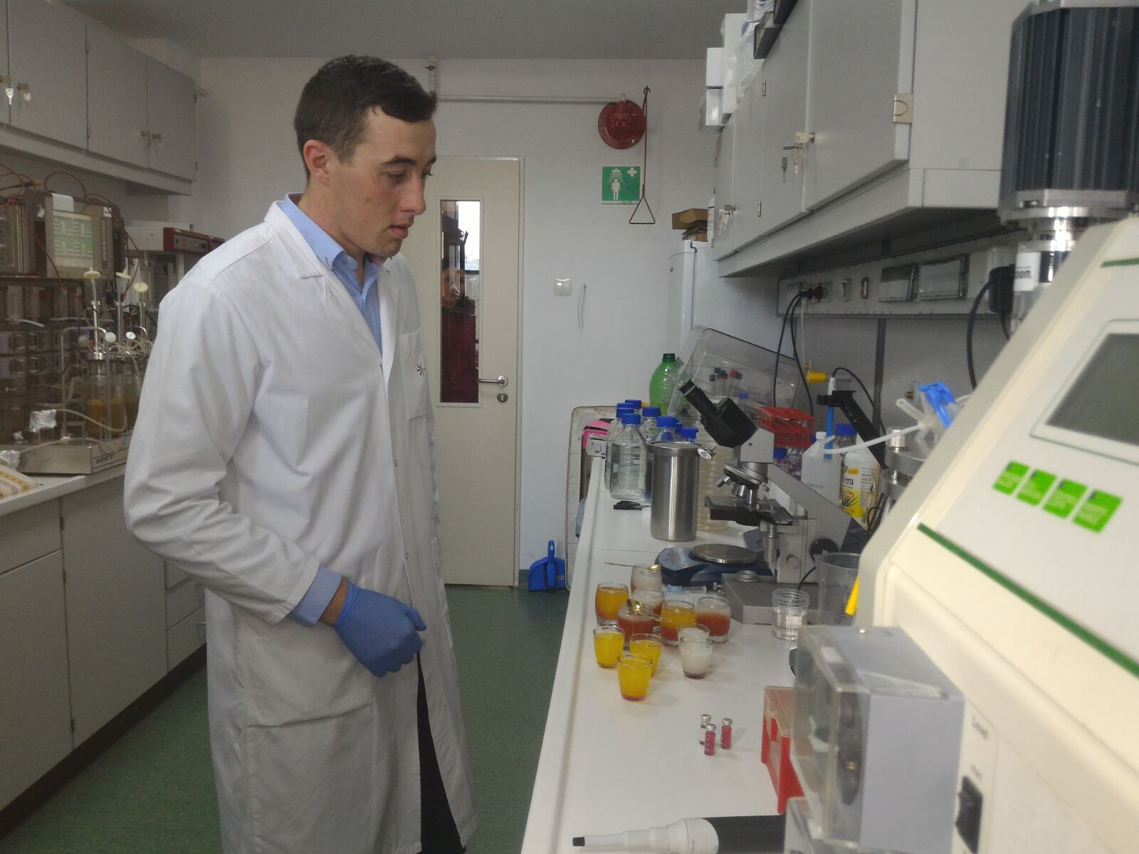 Golden Jelly, jeleul cu nanoparticule de aur inventat de cercetători de la Universitatea de Ştiinţe Agricole şi Medicină Veterinară (USAMV) Cluj-Napoca